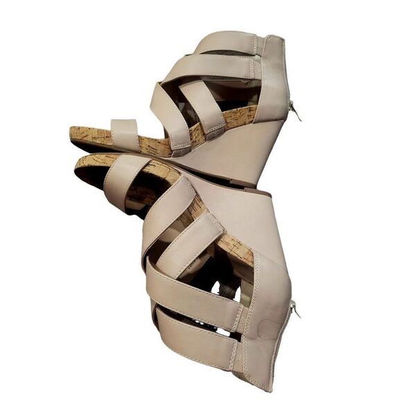 BCBG Generation Pump size 8.5 - Picture 3 of 5